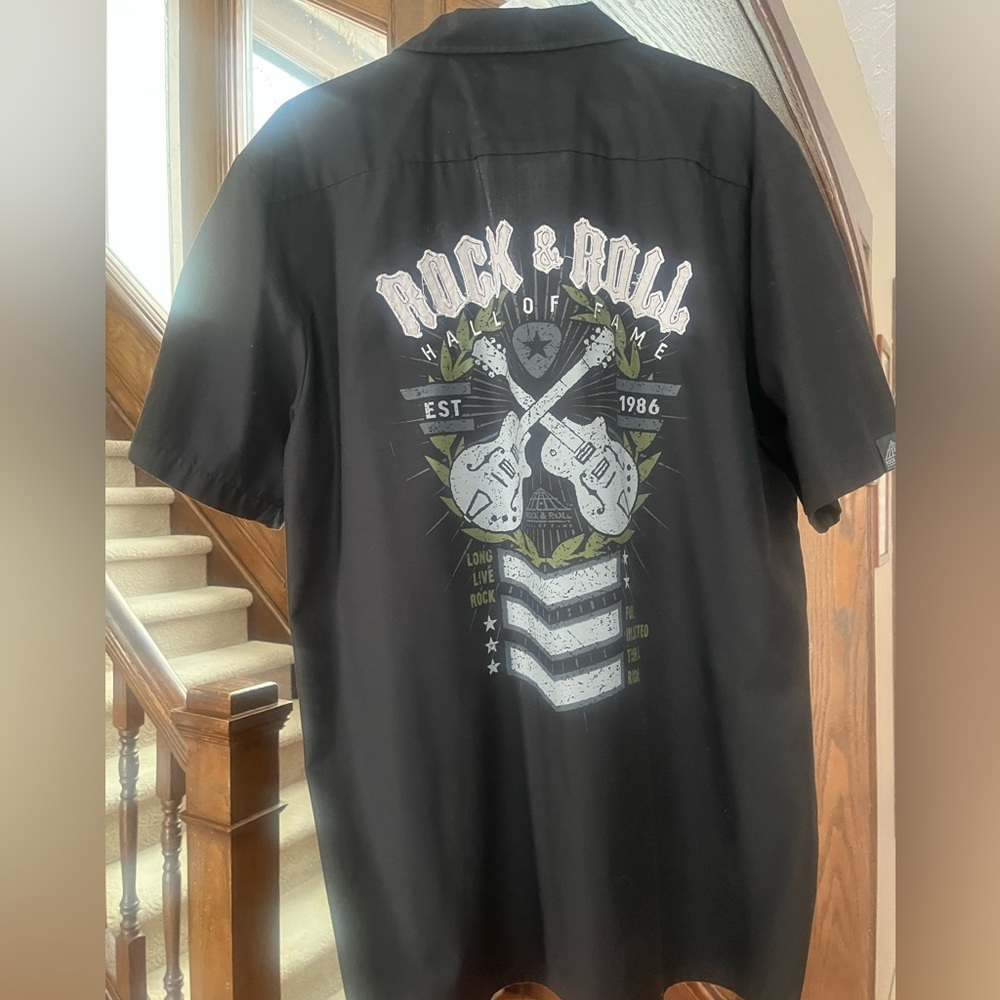 Black Rock & Roll Hall of Fame Graphic Men's Shirt-size XXL